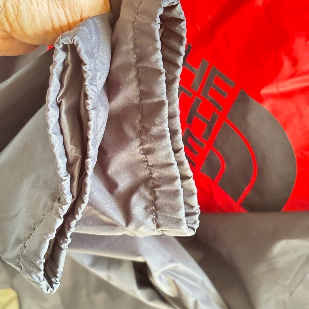 North Face Men's Easy Wind Coaches Jacket - Picture 7 of 11